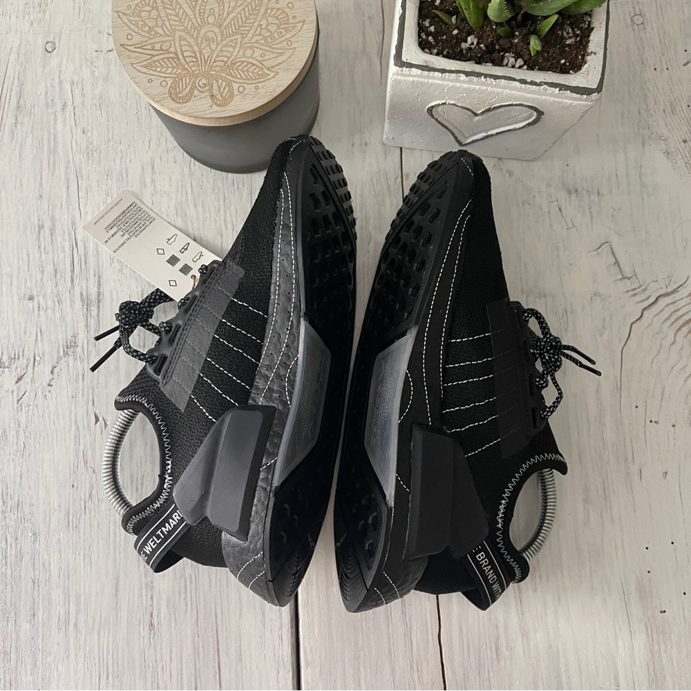 Adidas NMD R1 V2 - Picture 8 of 12
